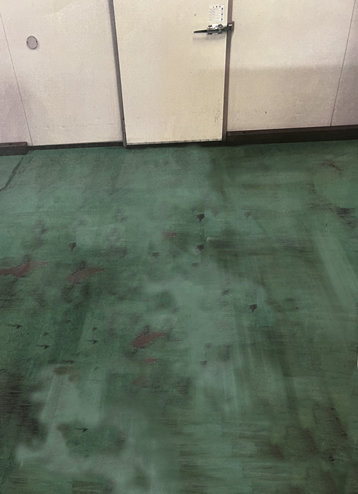 表示のない避難扉